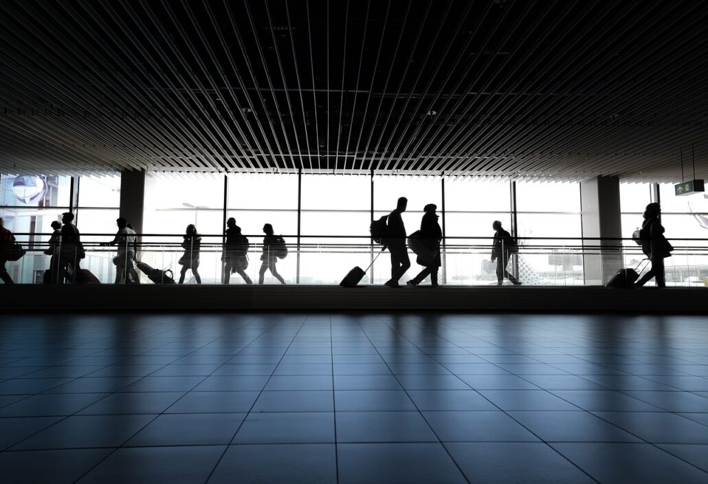 airport, people, walking-4120835.jpg