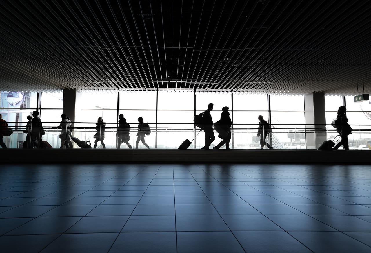 airport, people, walking-4120835.jpg
